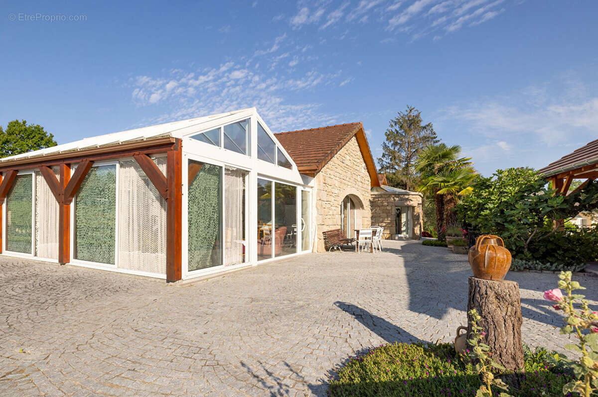 Maison à DOMERAT