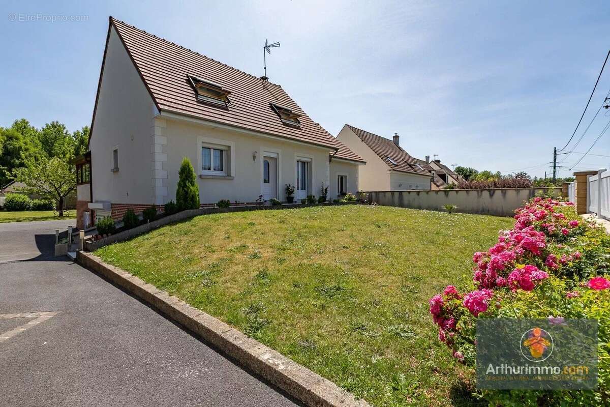 Maison à TRACY-LE-VAL