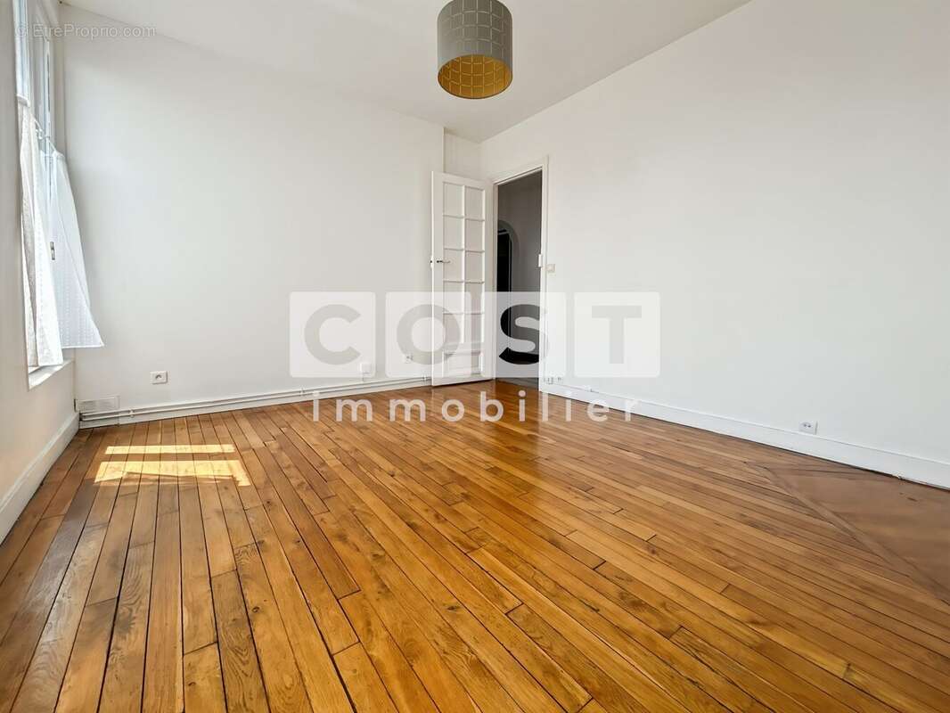 Appartement à LA GARENNE-COLOMBES