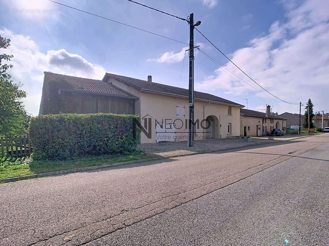 Maison à DOMMARTIN-SUR-VRAINE