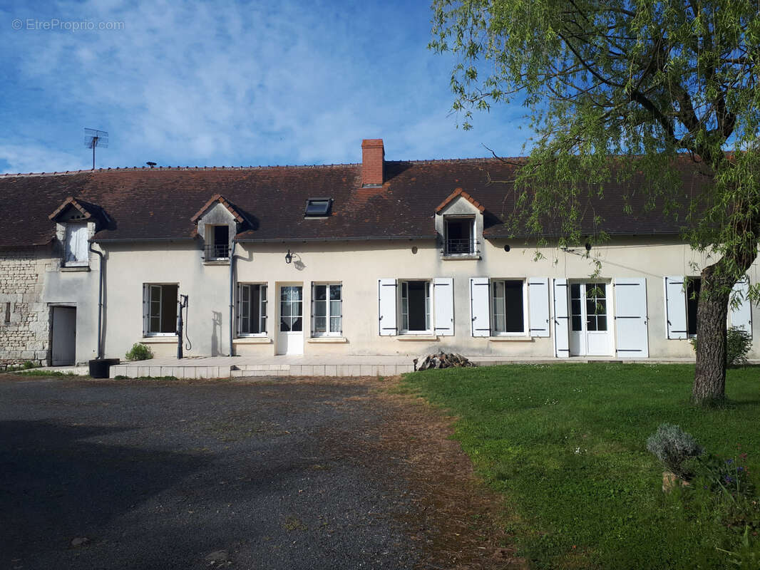 Maison à DANGE-SAINT-ROMAIN