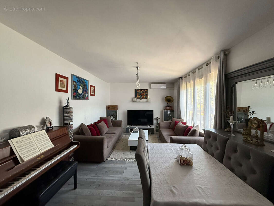 Maison à SARTROUVILLE