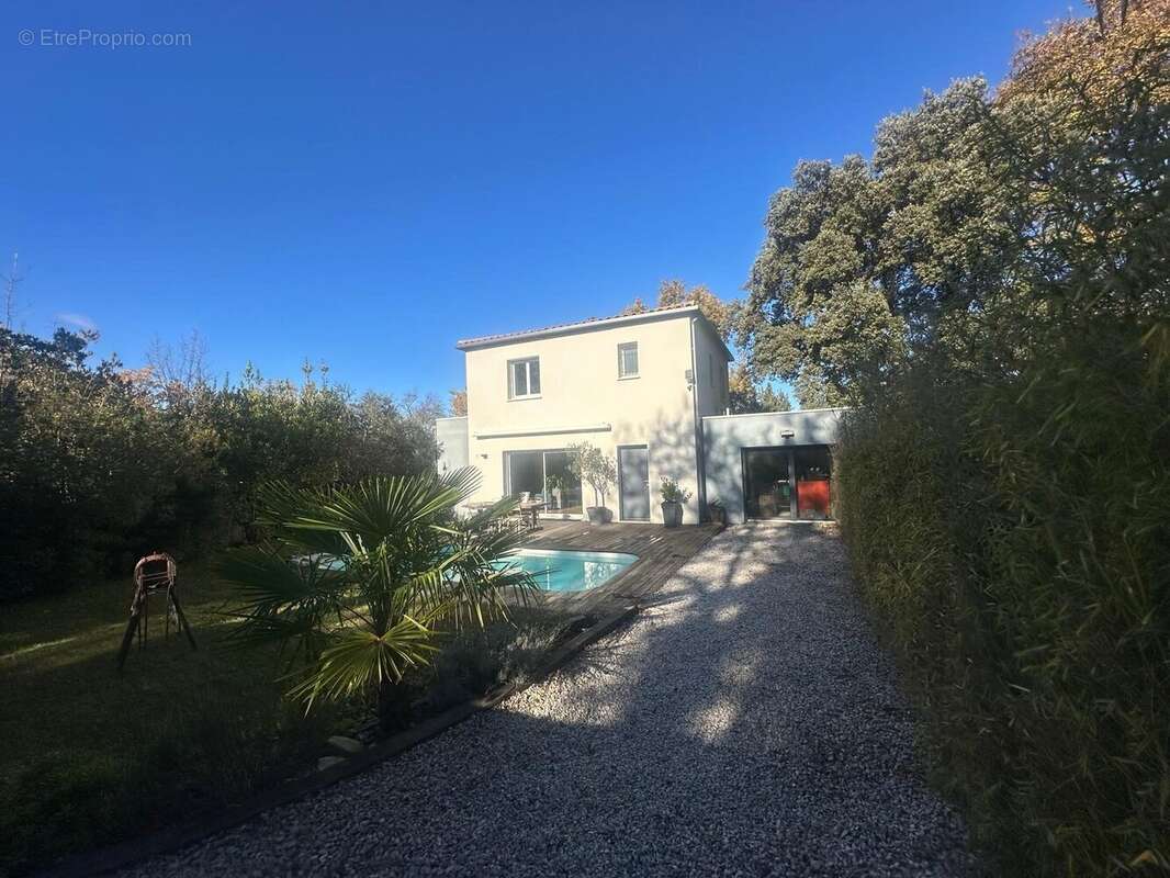 Maison à SAINT-JEAN-DE-CORNIES