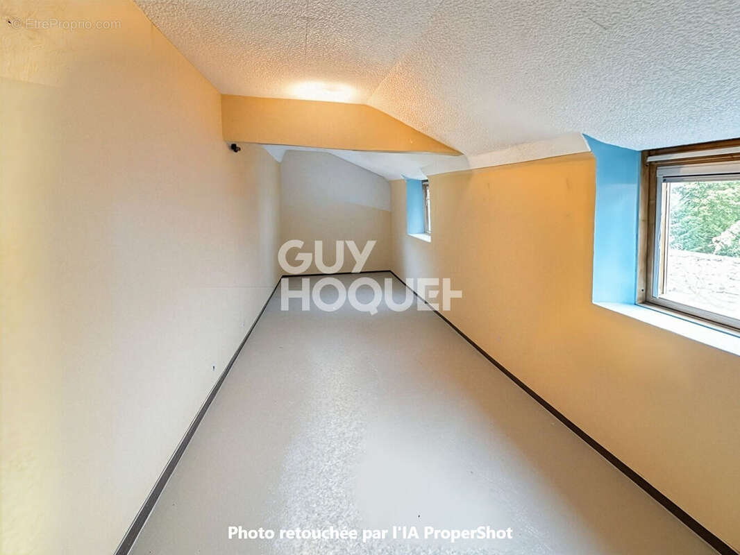 Commerce à TOURNAN-EN-BRIE