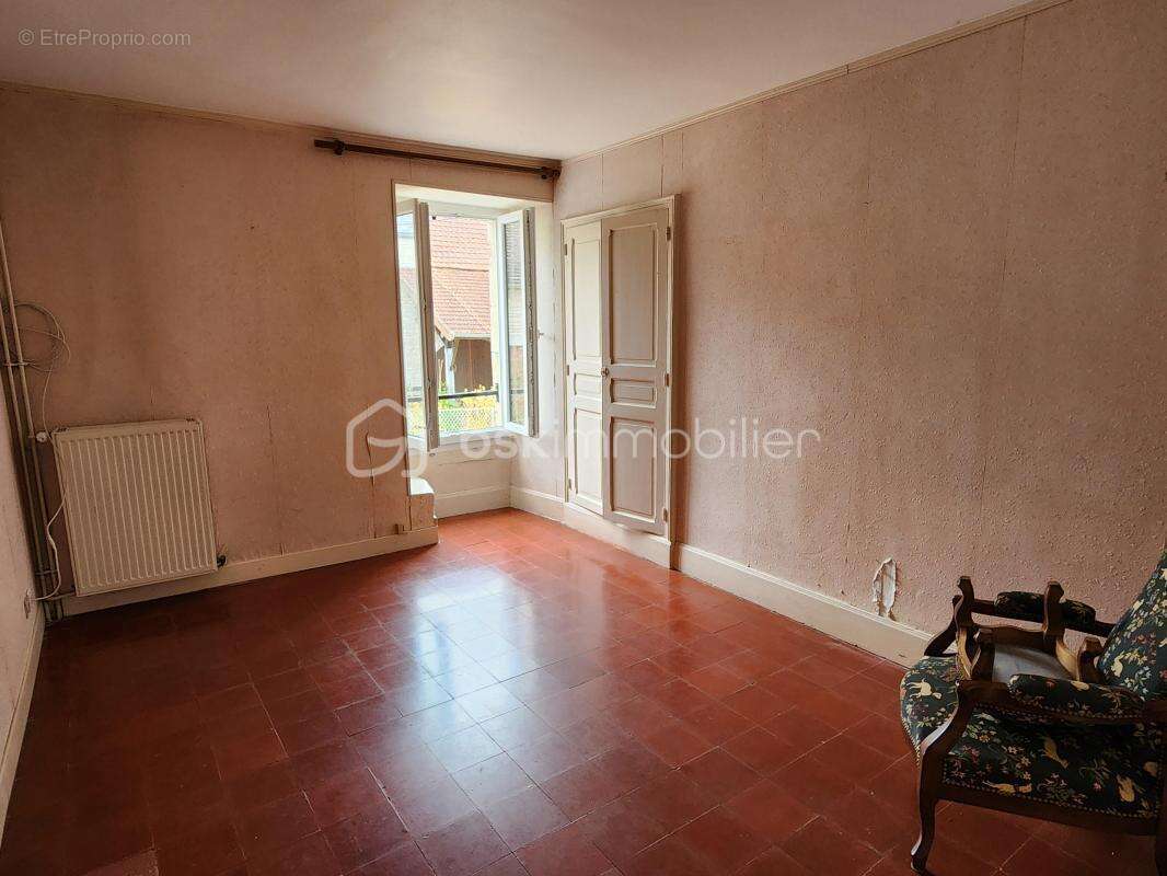 Ensemble de 3 lots de caractère à Massangis : 50 000 € - photo 2