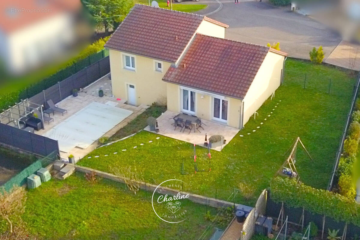 Maison à SAINT-PRIVAT-LA-MONTAGNE