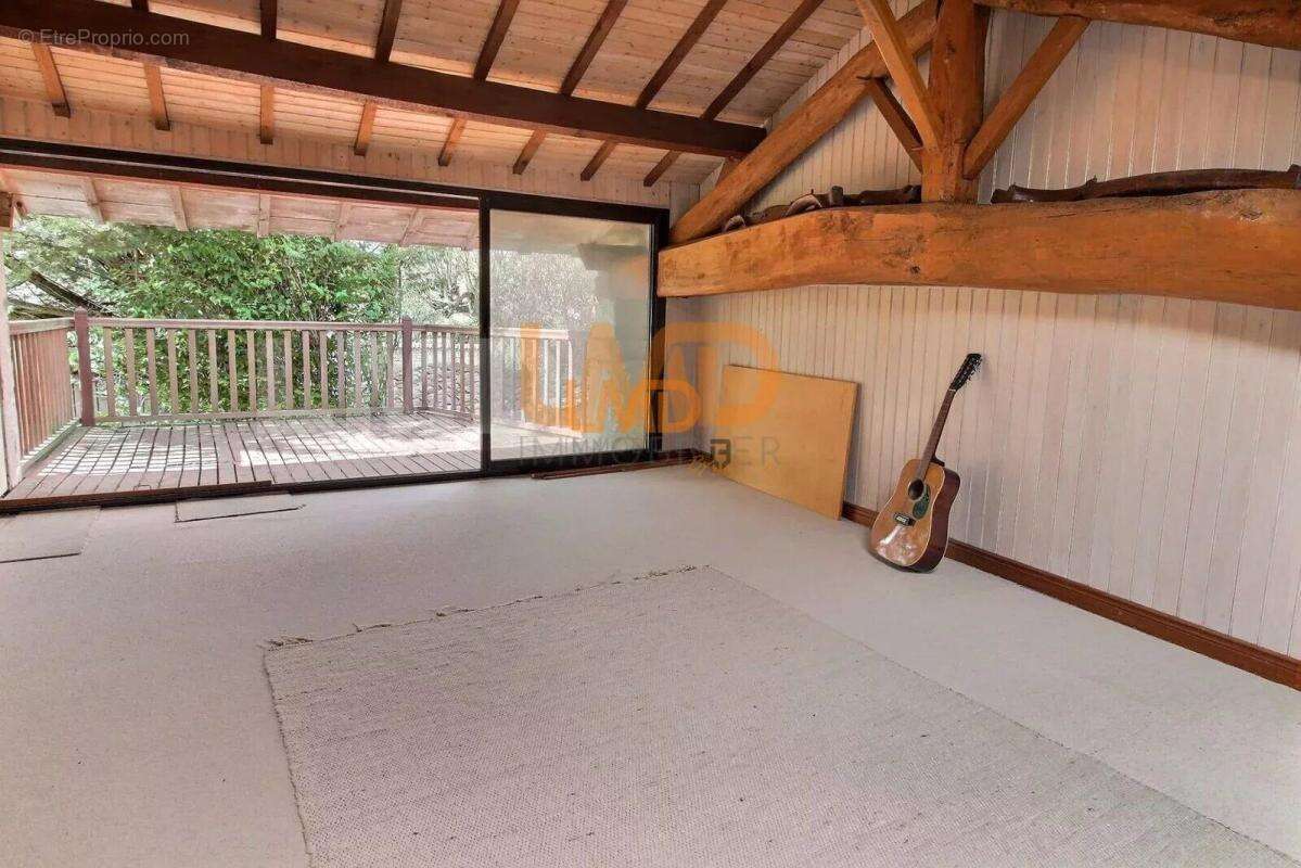 Maison à SAINT-MARTIN-DE-JUILLERS