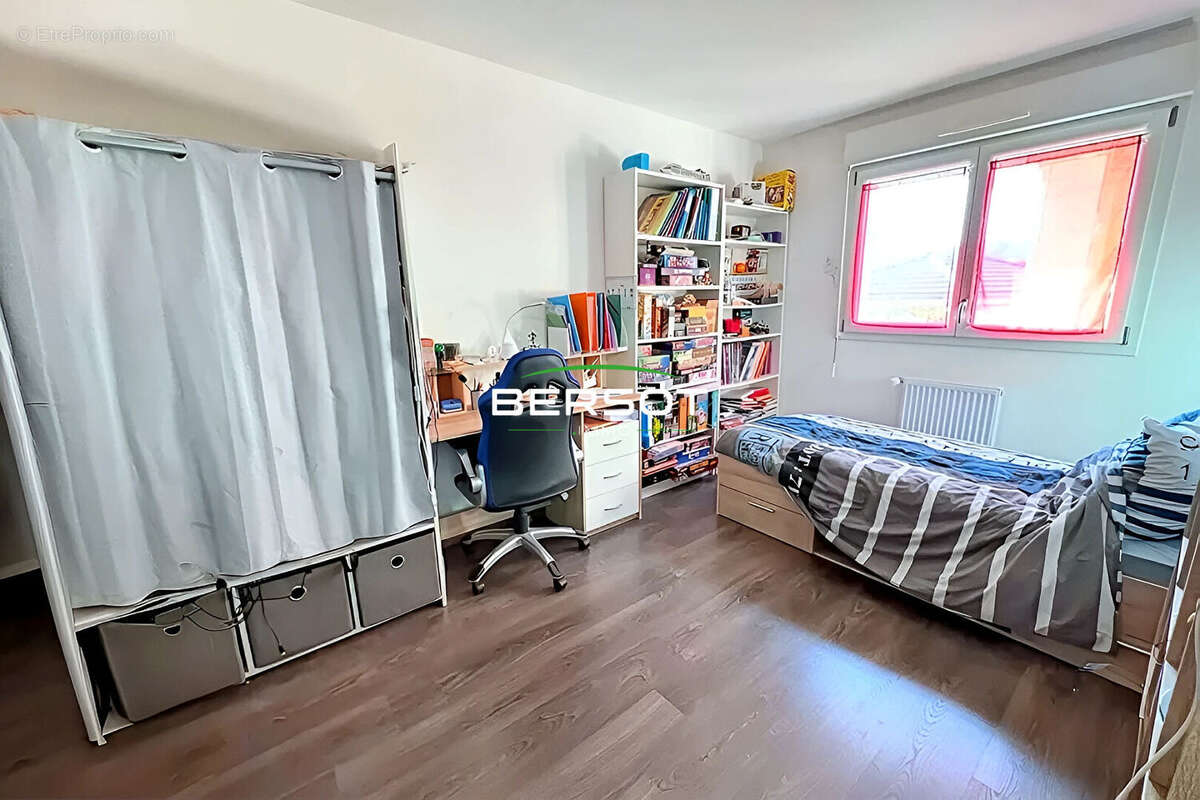 Appartement à SERRE-LES-SAPINS