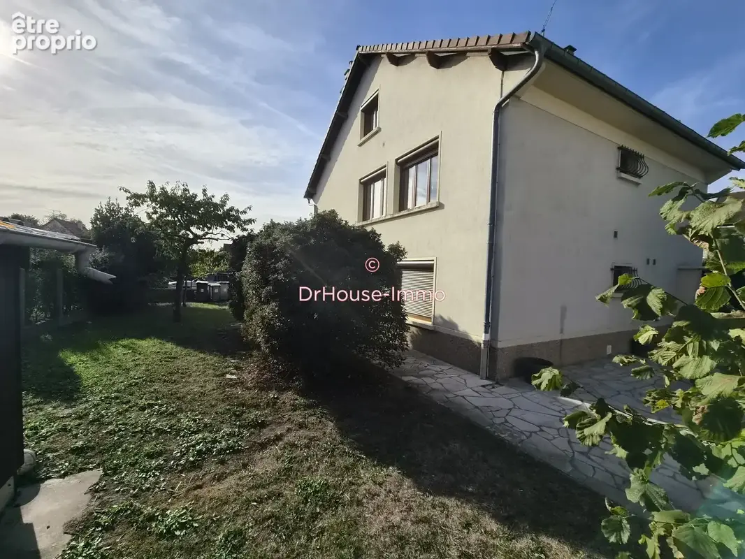 Maison 10 pièces 185 m² à vendre à Les Mureaux (78130) - photo 3