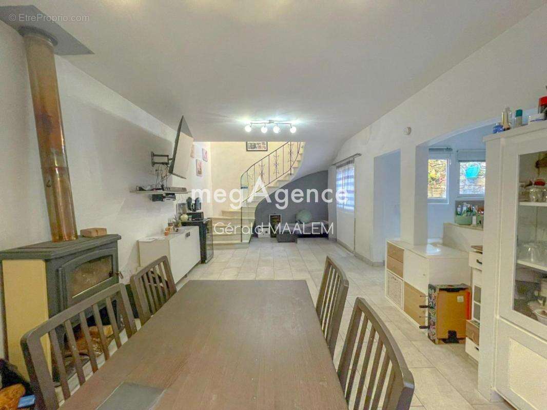 Maison à LA GARDE-FREINET
