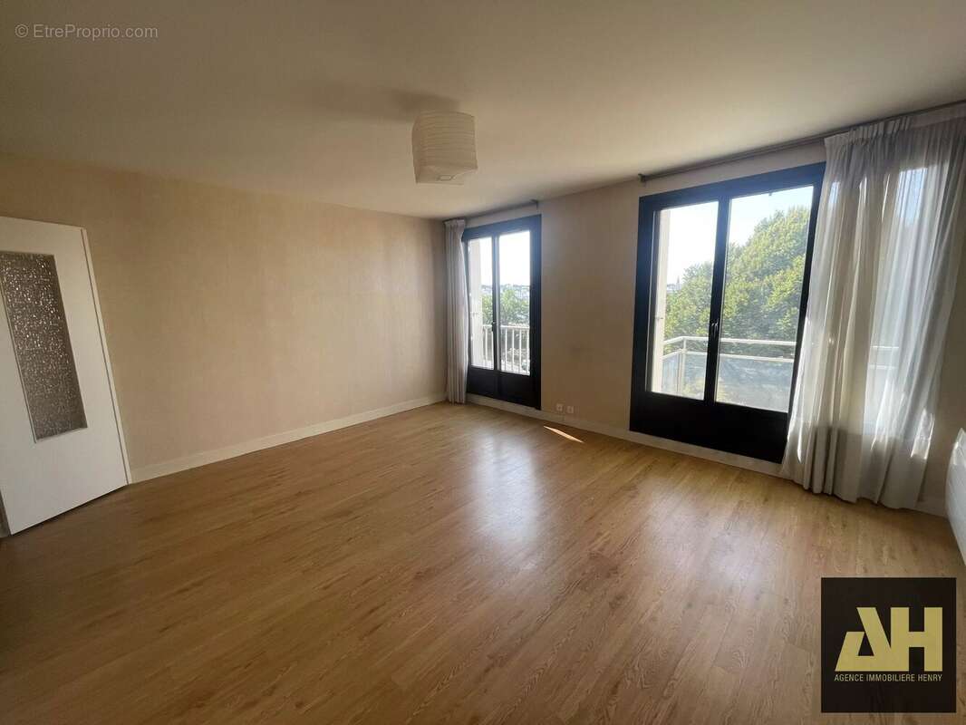 Brest la croix-rouge - appartement t3 de 78 m² - garage - ascenseur - balcon terrasse - photo 3