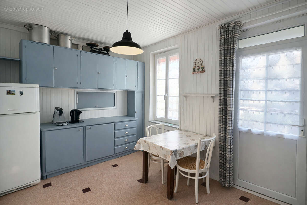 Maison à CHATEL-DE-NEUVRE