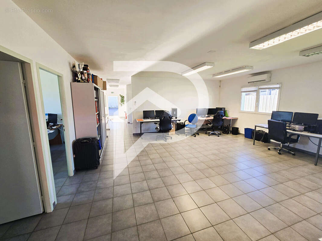 Commerce à ARTHEZ-DE-BEARN