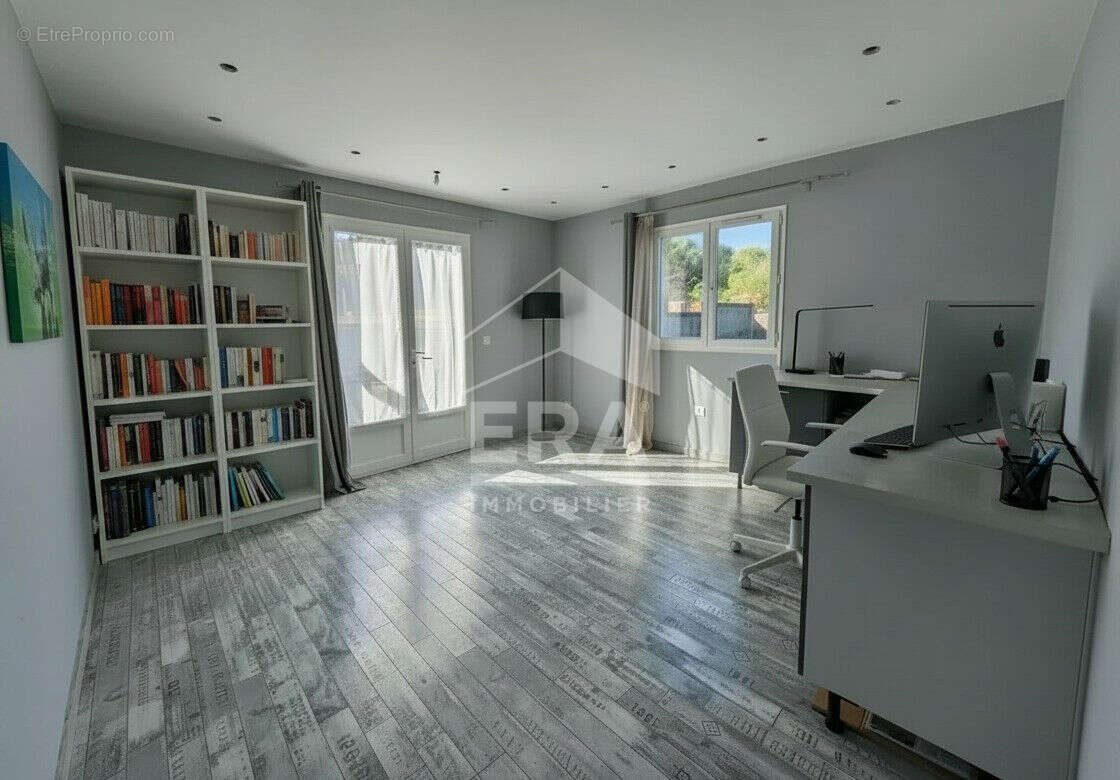 Maison 216m² à montpon-ménestérol - photo 10