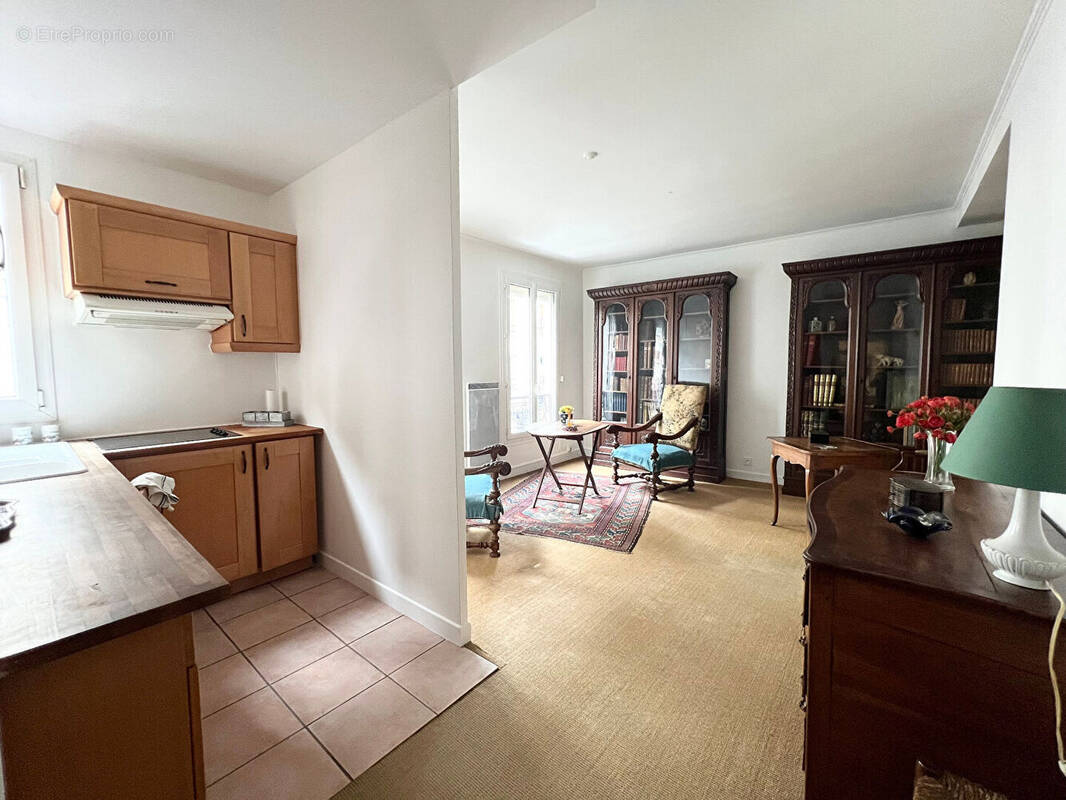 Appartement à PARIS-18E