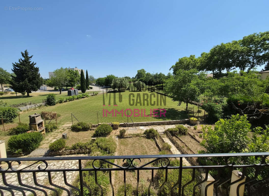 Maison 111 m² à Laudun-L'ardoise  - photo 2