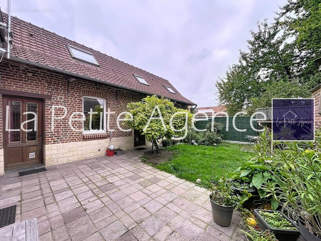 Maison à GONDECOURT