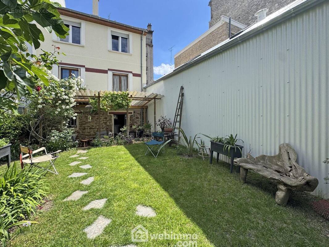 Jardin intimiste et bien exposé - Maison à MONTREUIL