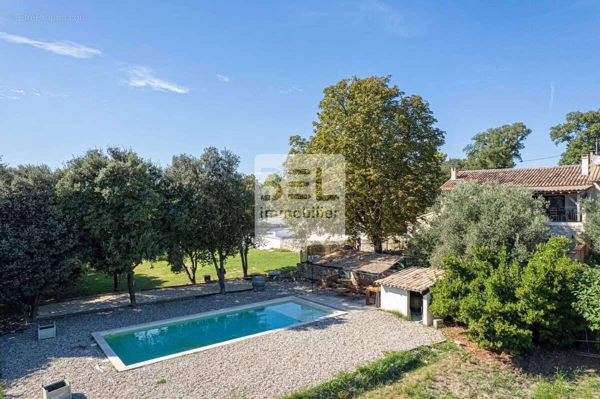 Maison à SUZE-LA-ROUSSE