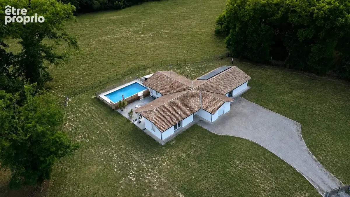 Maison 200 m² à Saint-Vincent-De-Paul  - photo 2