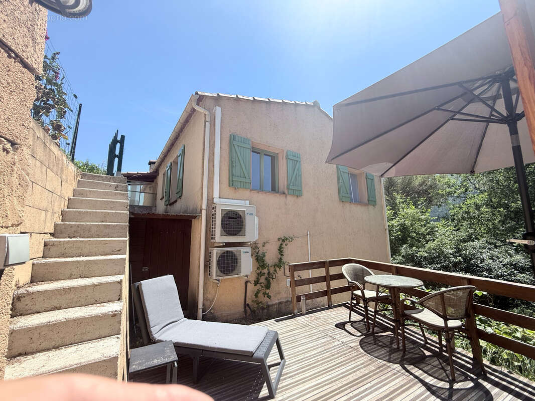 Entre mer et nature, découvrez une villa au charme authentique - photo 2