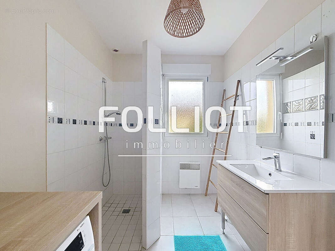 Maison à SAINT-JEAN-DE-LA-RIVIERE