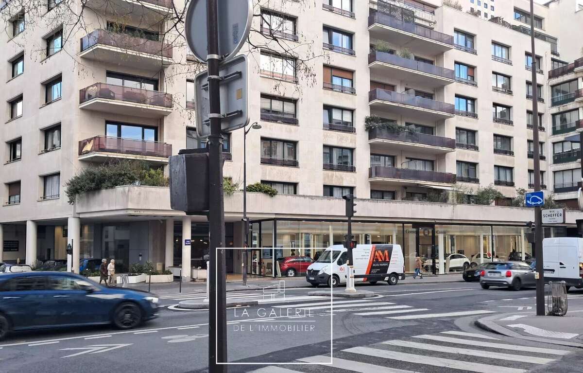 Parking à PARIS-16E