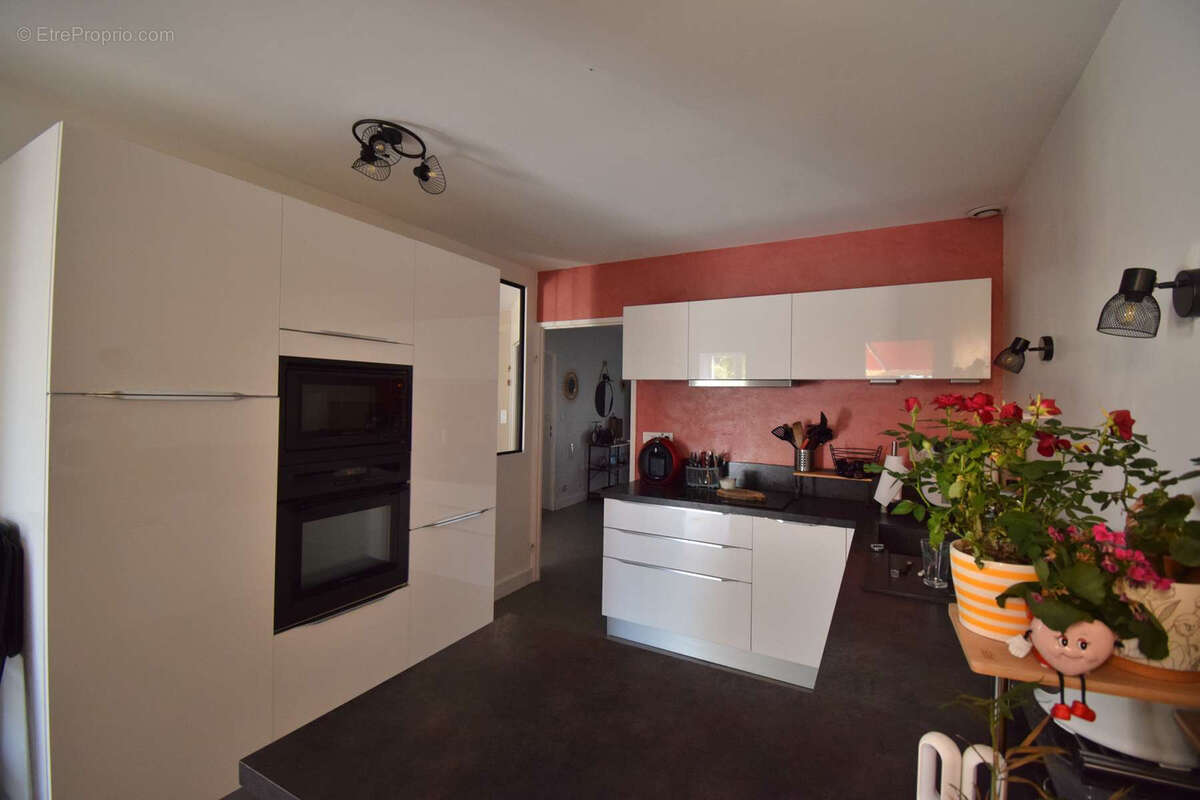 Maison à AIGREFEUILLE-SUR-MAINE