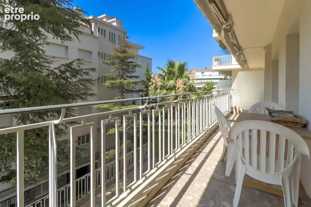 Cimiez – Grand 2 pièces avec terrasse exposée sud au calme ! - photo 4