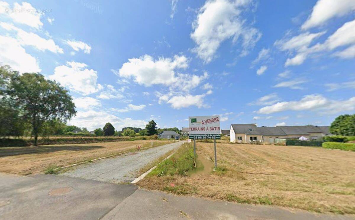 Terrain à SAINT-BARNABE