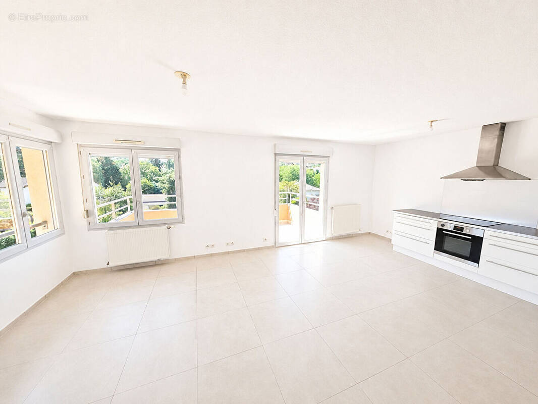 Appartement à ANSE