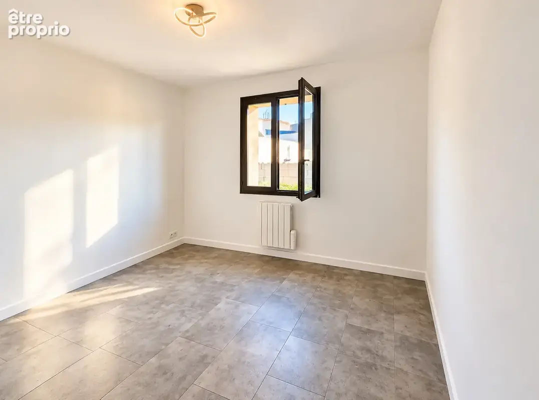 Maison T5 de 101 m2  avec jardin de 500m2 à Camps-la-Source 83170 - photo 11
