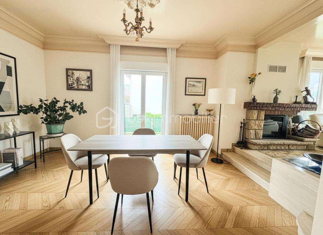 Maison à NOYAL-SUR-VILAINE