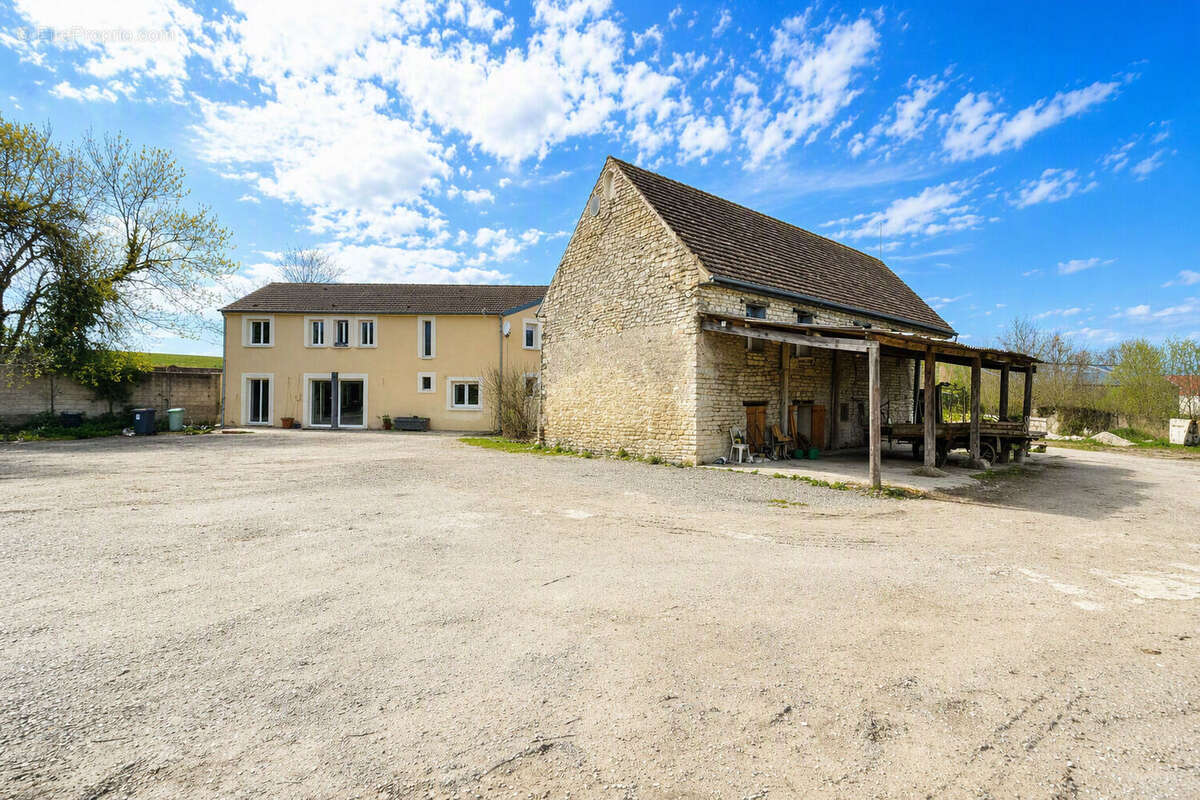 Maison à CHAPET