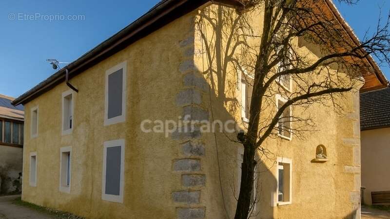 Maison à CROZET