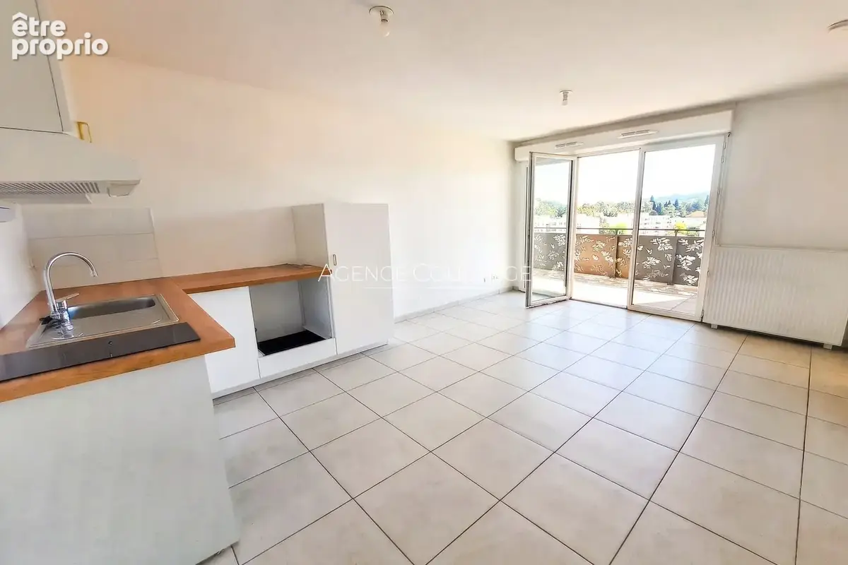 Appartement 2 pièces 43 m² à vendre à Toulon (83100) - photo 2