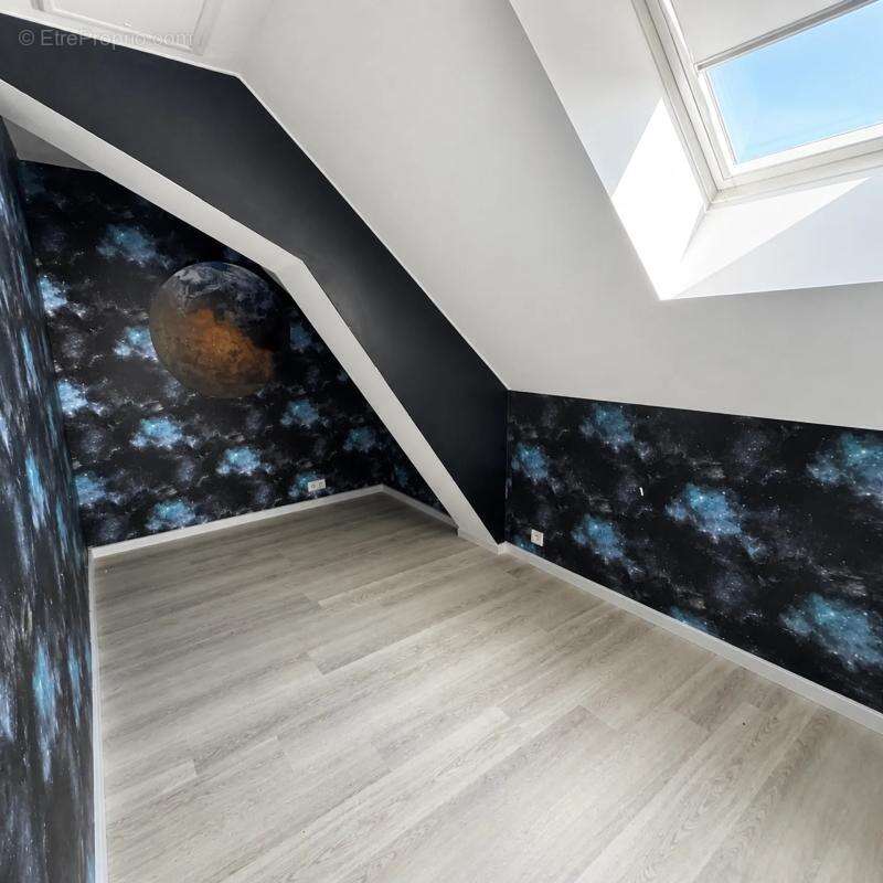 Maison de 5 pièces de 123 m² à Durdat-Larequille - photo 7