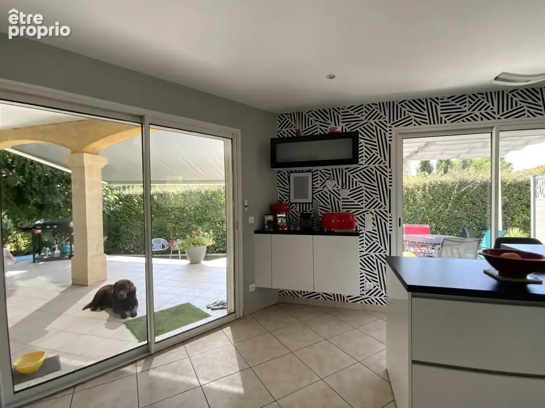 Villa avec piscine aux portes d'un village avec commerces, à 3 km d'Uzès. - photo 11