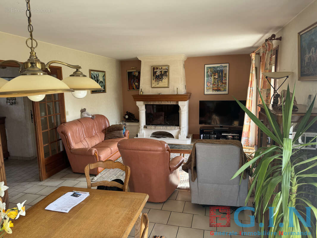 Maison à CORNEVILLE-SUR-RISLE