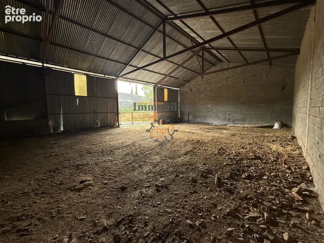 Vente hangar avec aire de stockage Saint Victor et Melvieu - photo 8