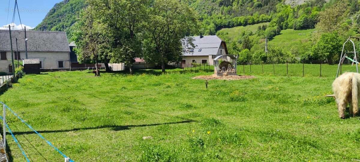 Terrain à CHANTELOUVE