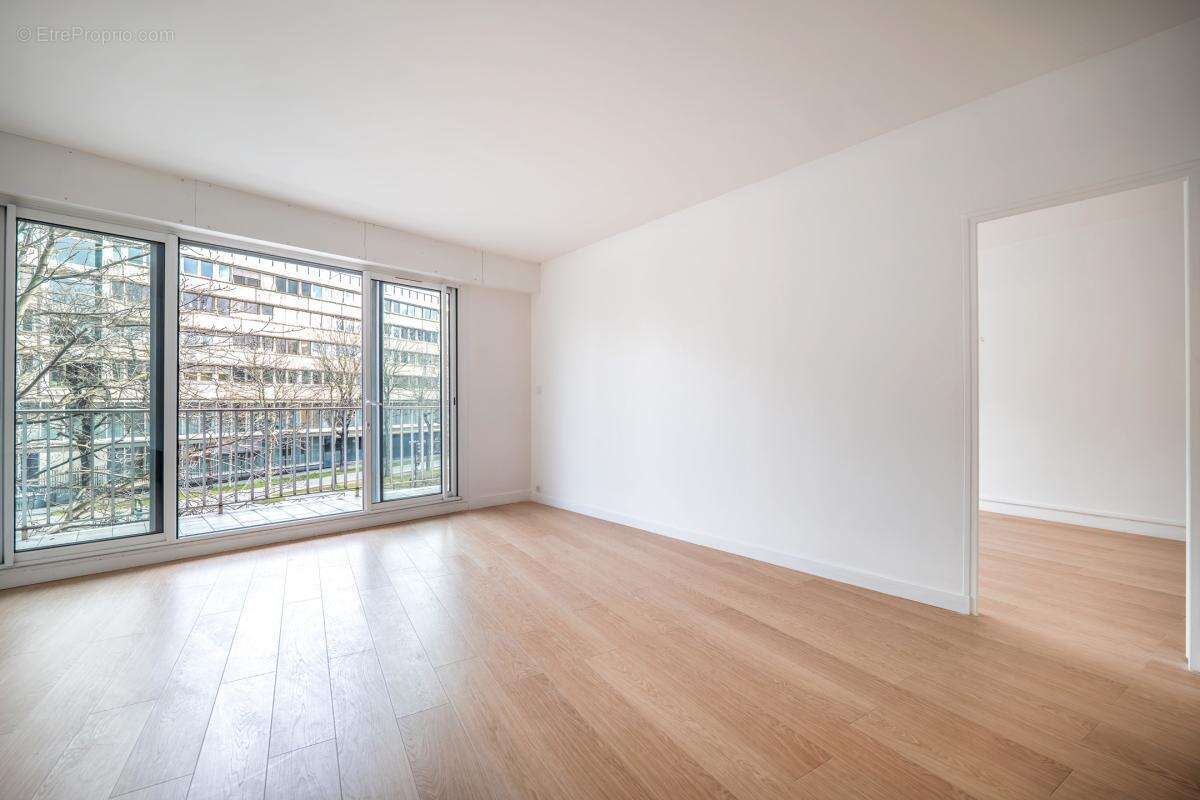 Appartement à PARIS-14E