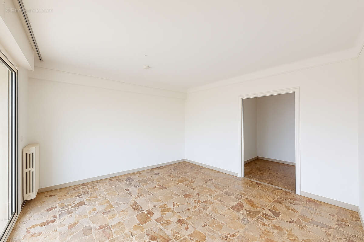 Appartement à VILLENEUVE-LOUBET