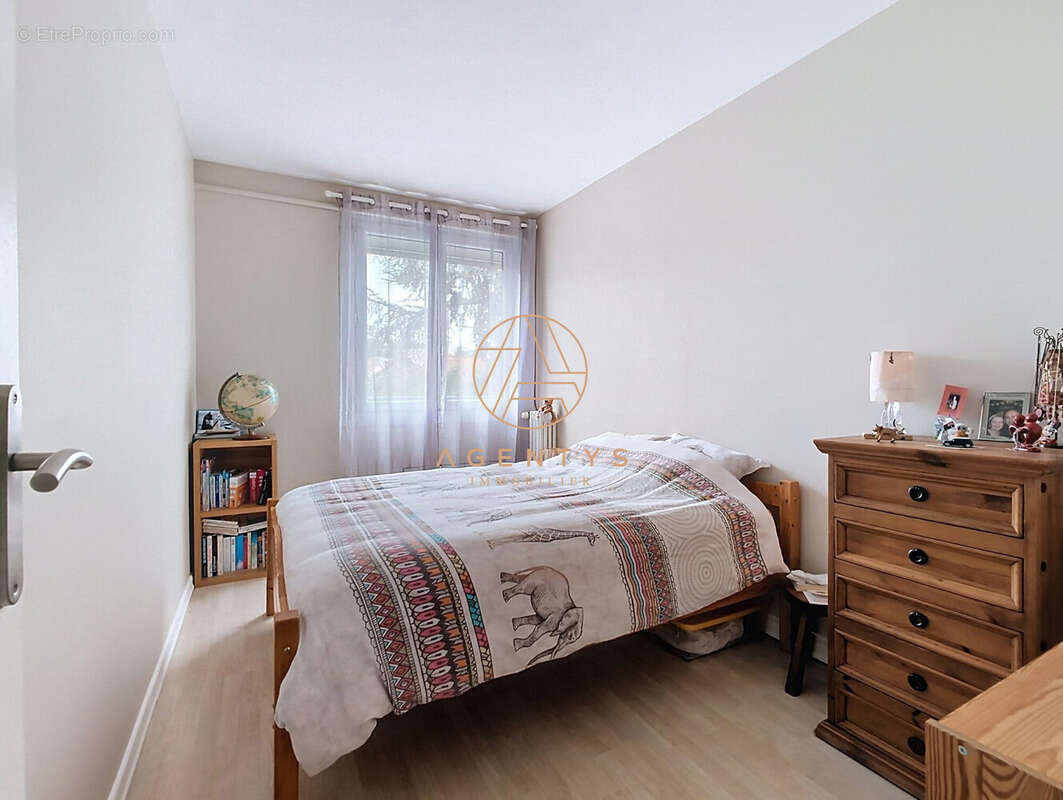 Appartement à SAINT-MAUR-DES-FOSSES