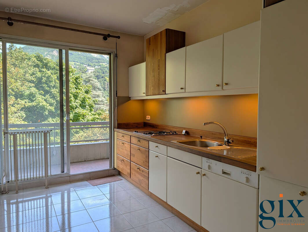 Appartement à MEYLAN