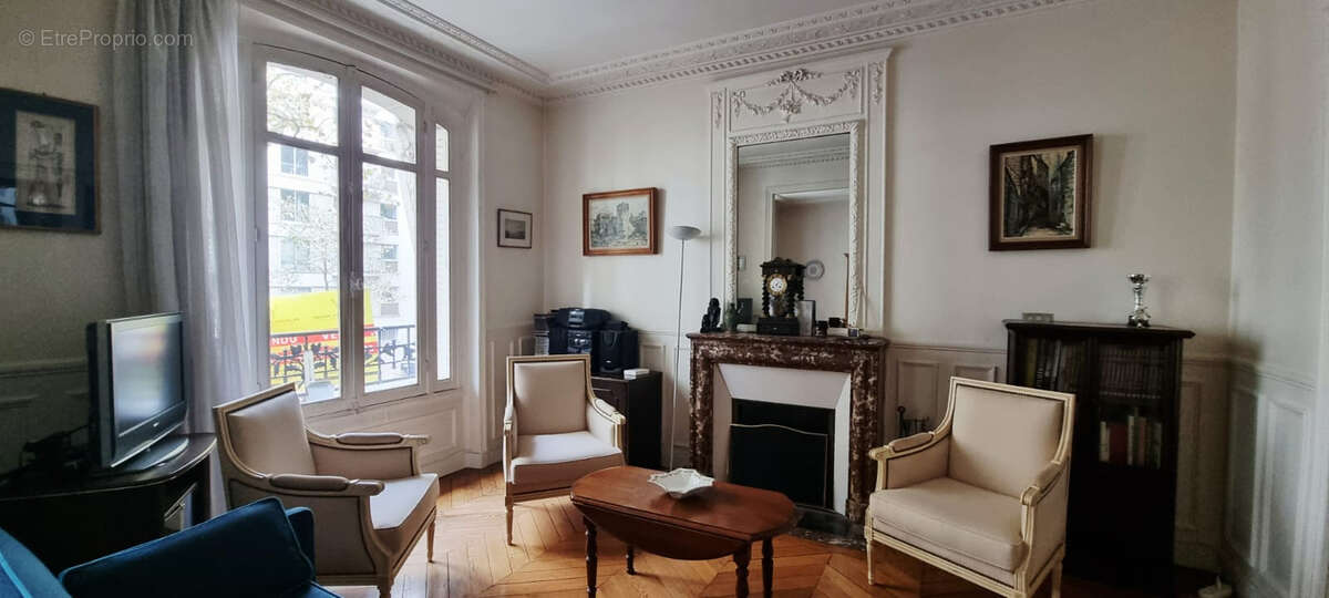 Appartement à PARIS-11E