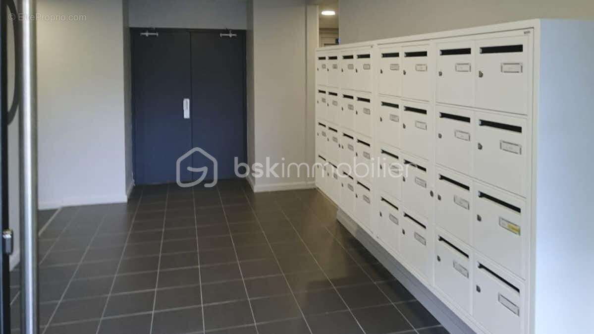 INVESTISSEMENT CLÉ EN MAIN – Rentabilité brute jusqu'à 7,50 %* – T1 bis rénové avec parking privatif - photo 6