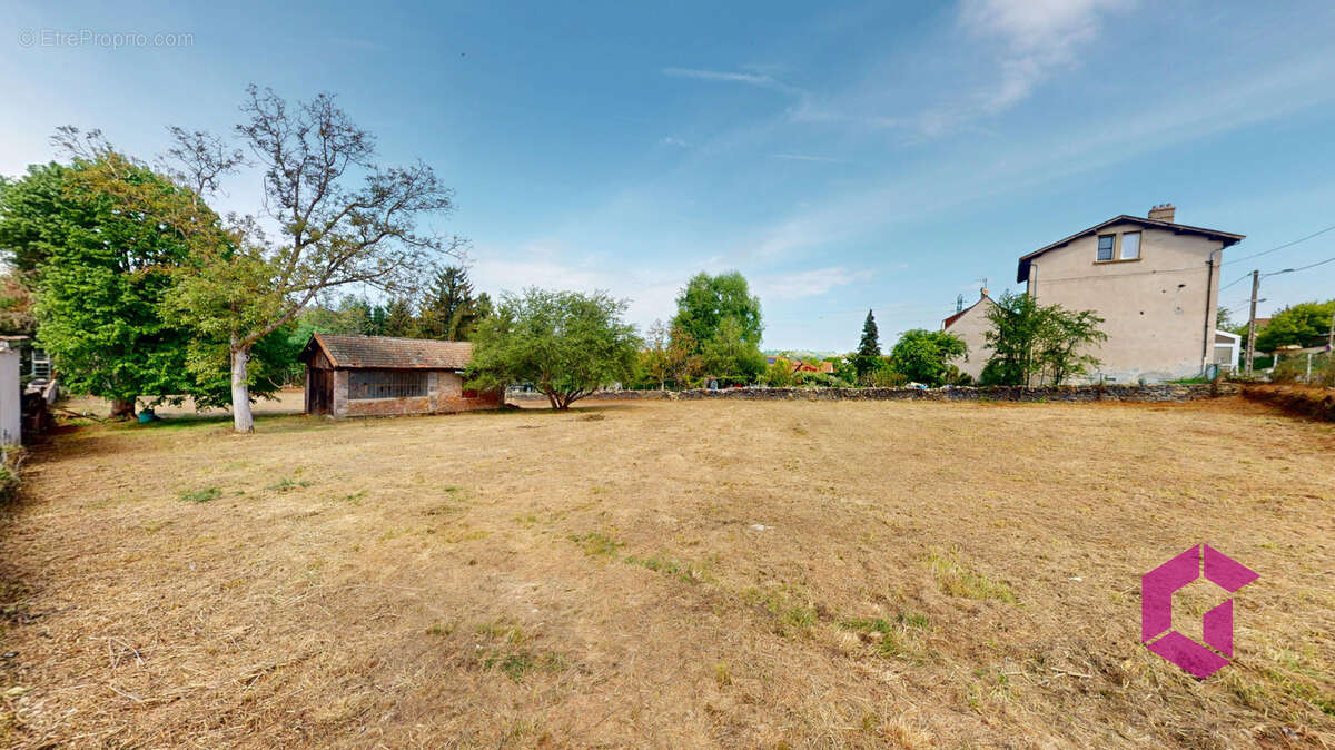 Terrain plat de 2 415m2 a gaffard - photo 2