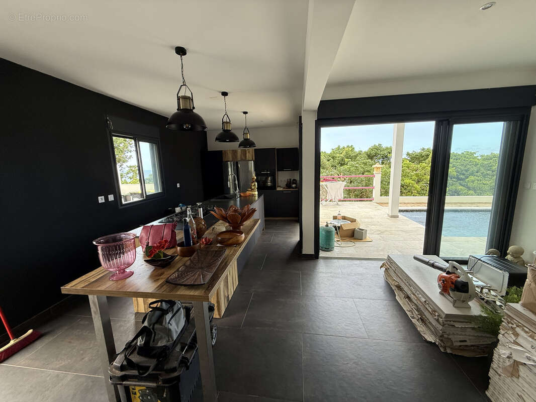 À vendre à Sainte-Rose : villa de 146m2 avec terrasse avec KRI - photo 12