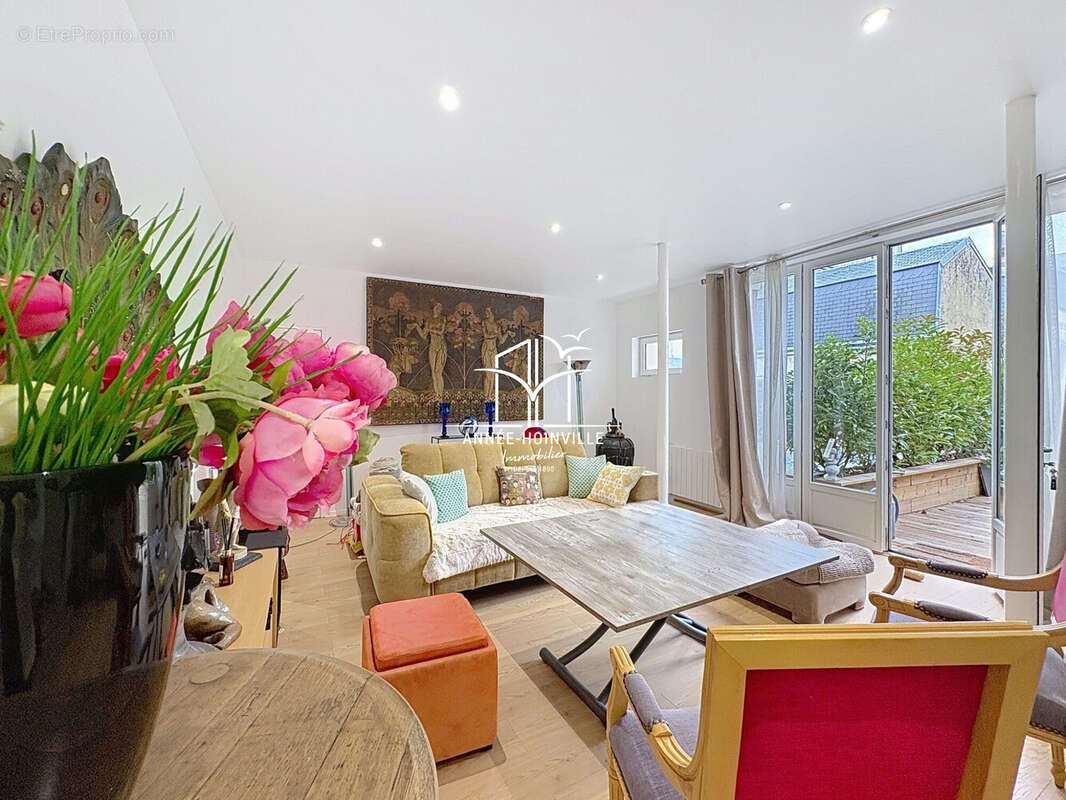 SALON  - Appartement à VILLERS-SUR-MER